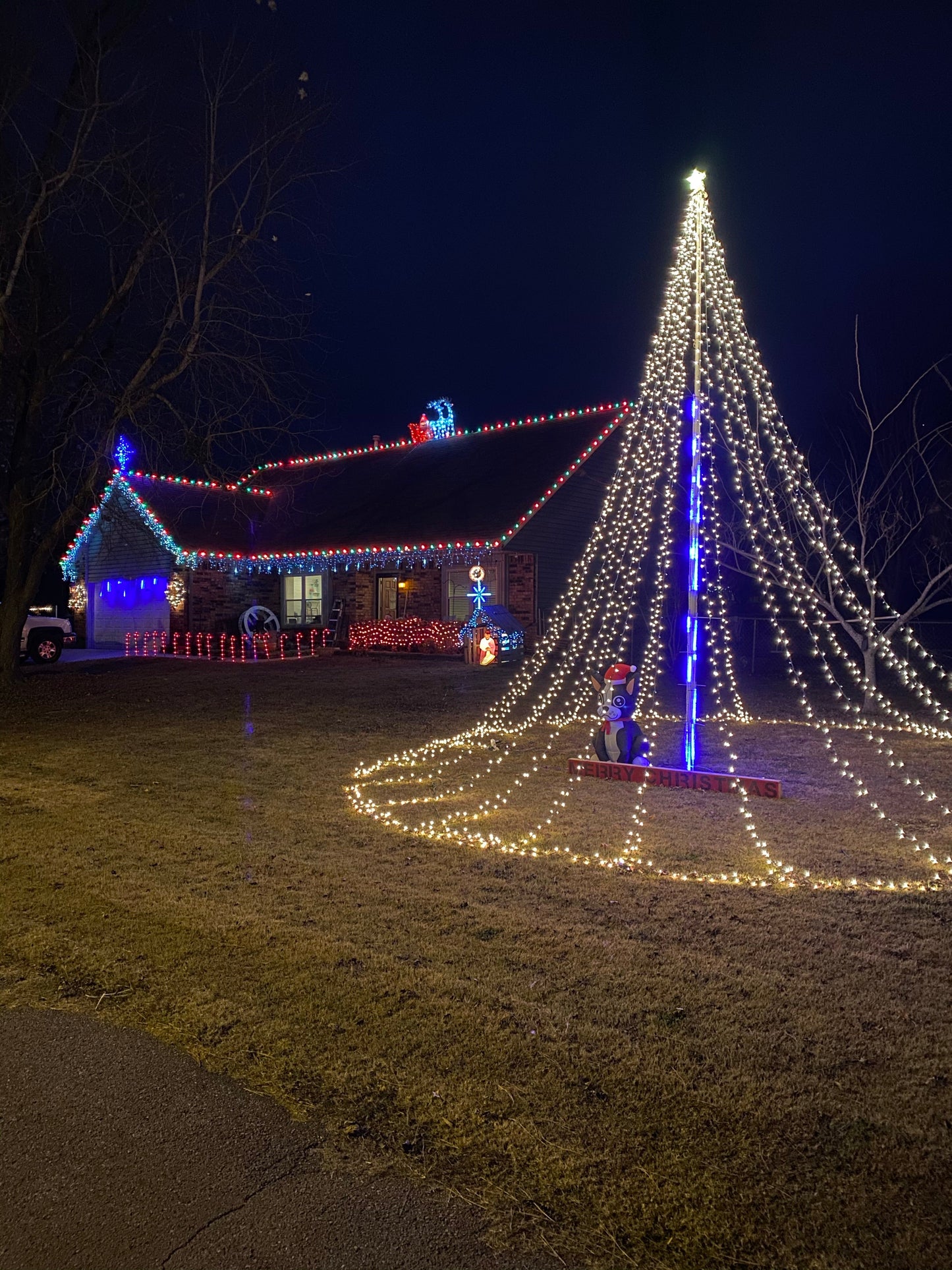 Flagpole christmas magic topper